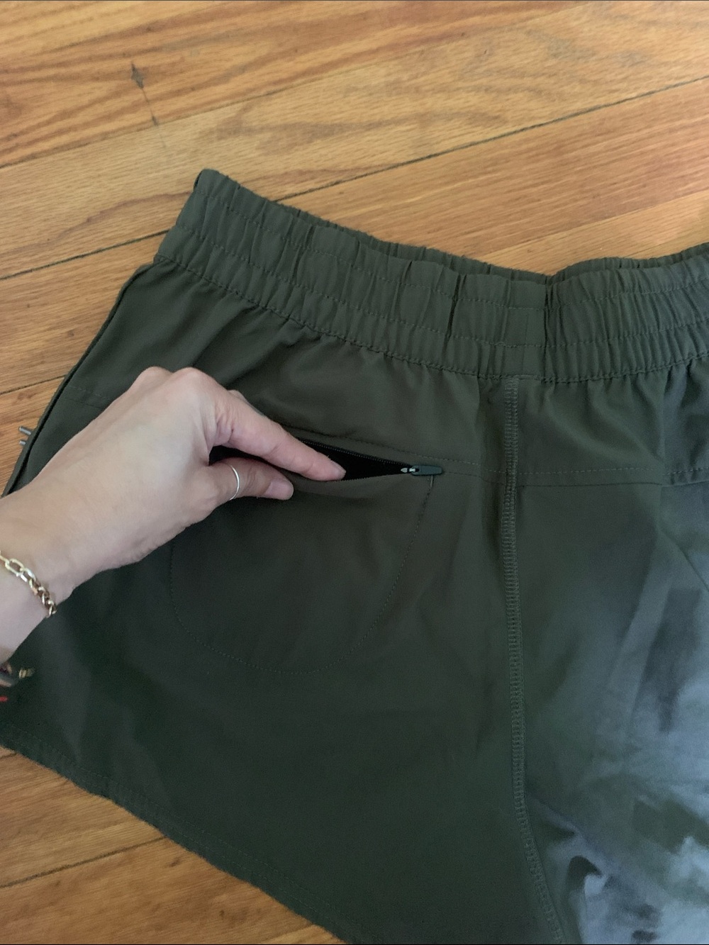 Vuori Olive Performance Running Shorts - Picture 4 of 7